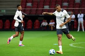 正在通过 正在通过